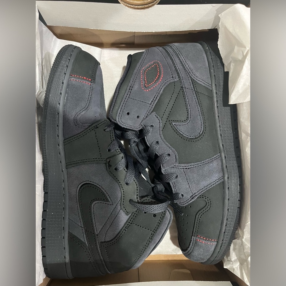 Air Jordan 1 Mid SE Craft 'Dark Smoke Red'